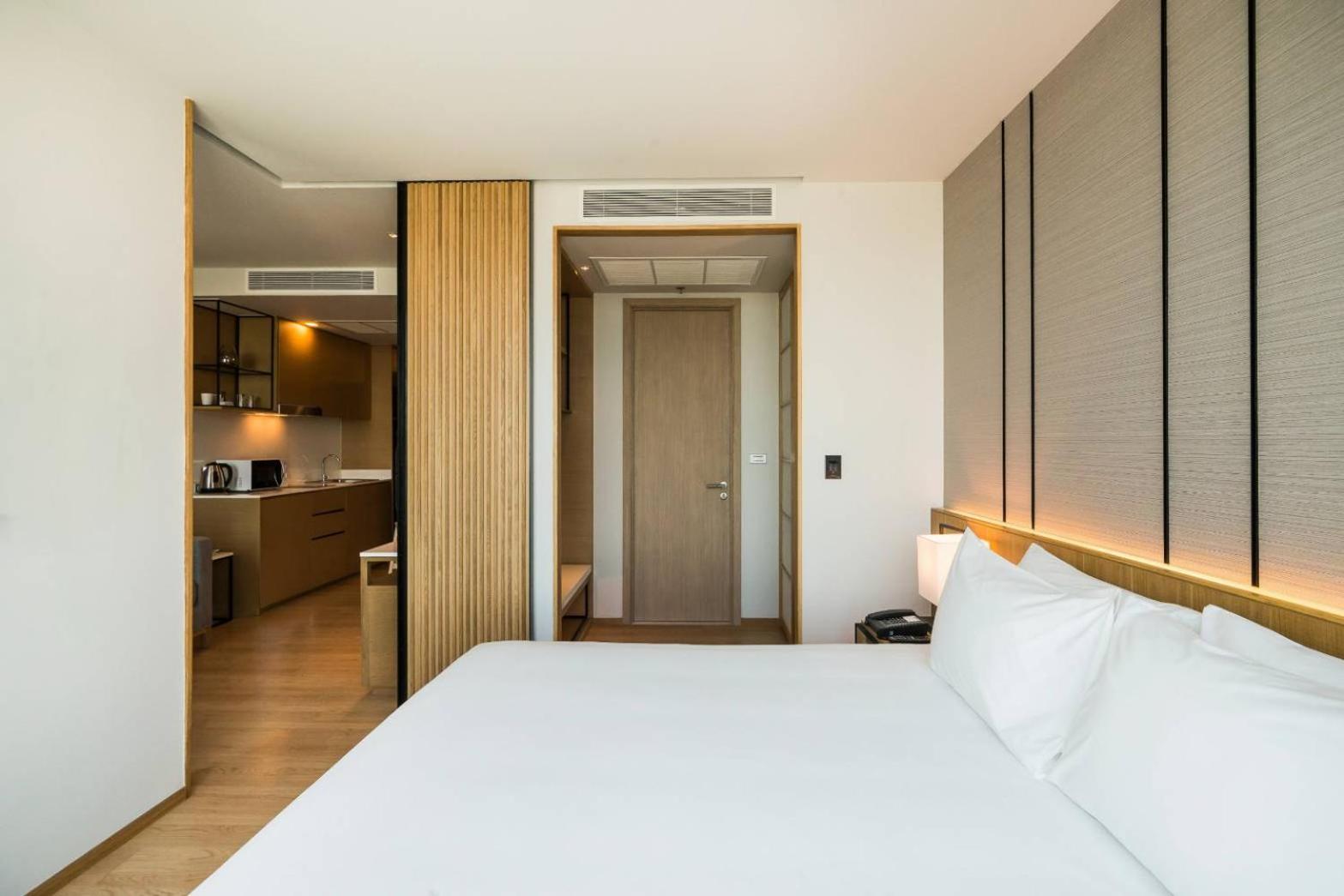 Arize Hotel Sri Racha Сирача Экстерьер фото
