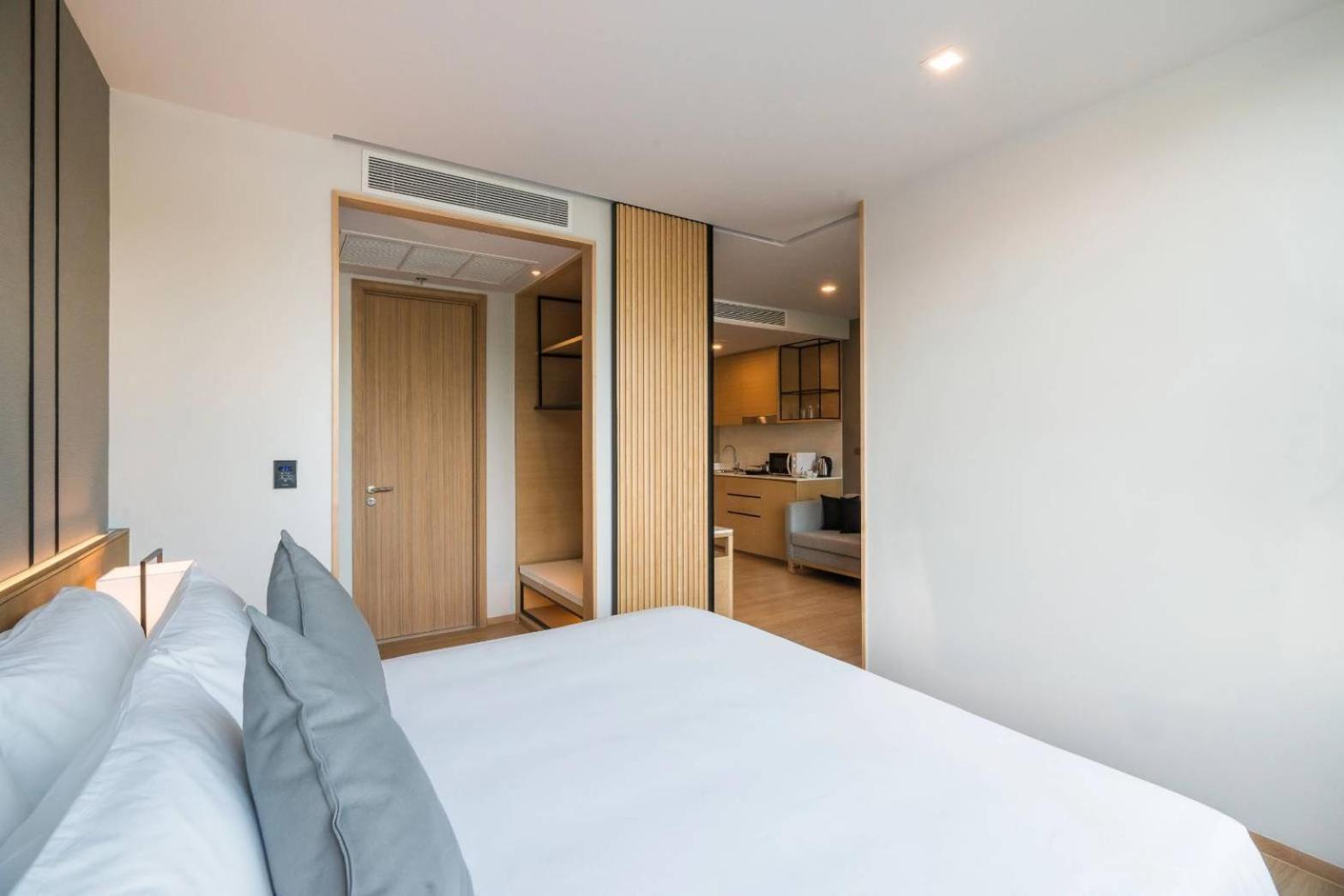 Arize Hotel Sri Racha Сирача Экстерьер фото